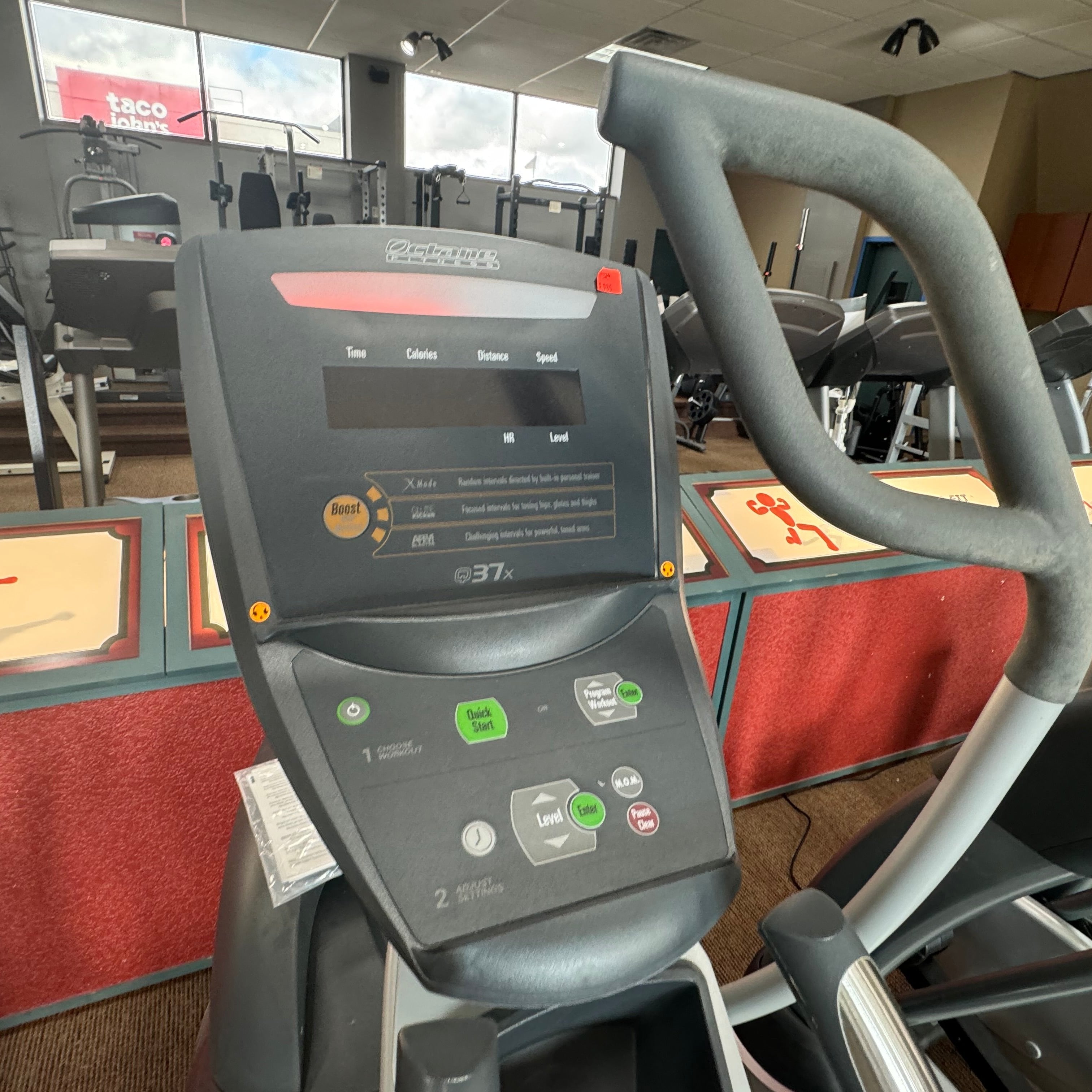 Pre-owned Octane Q37x Elliptical