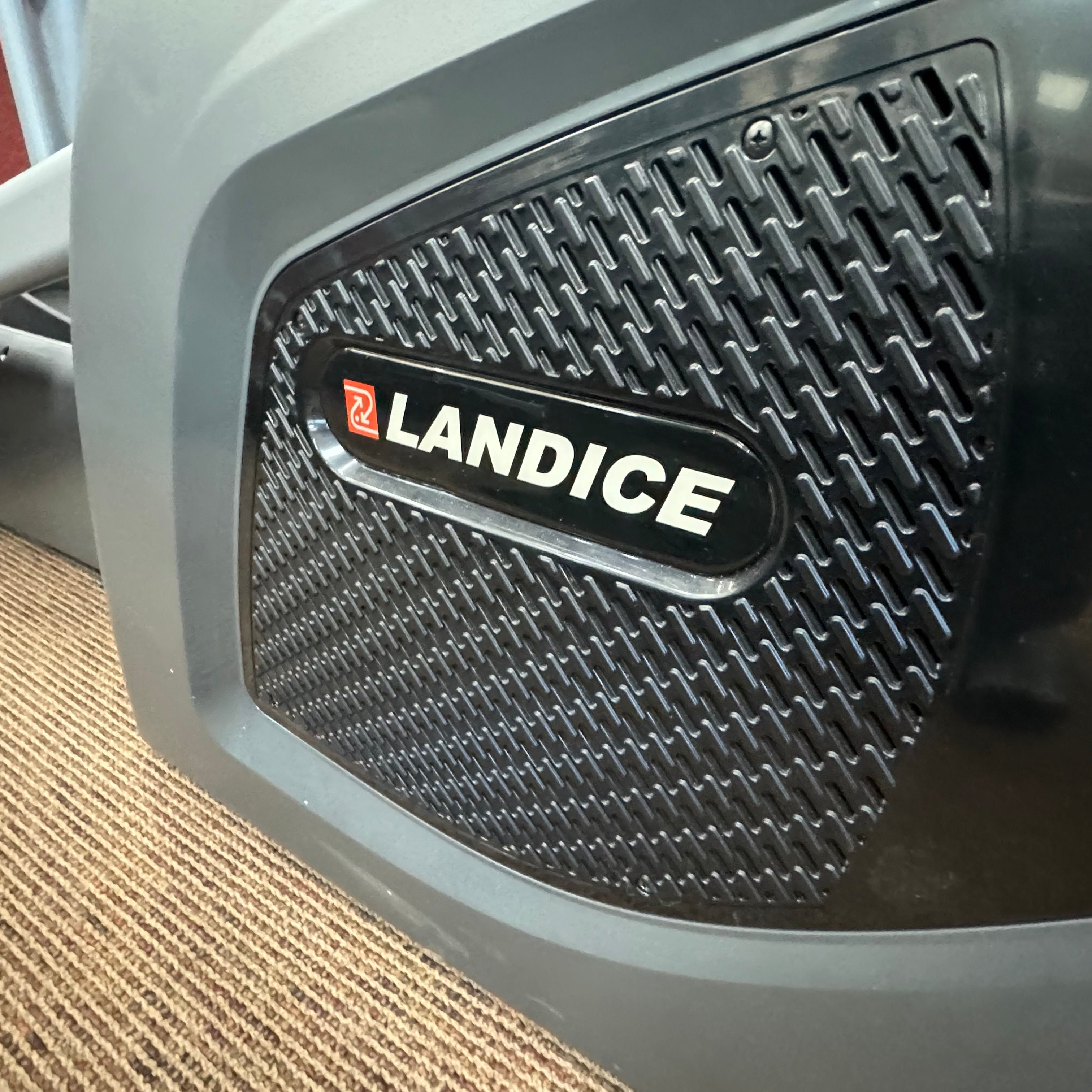 Pre-Owned Landice CX8 Elliptical